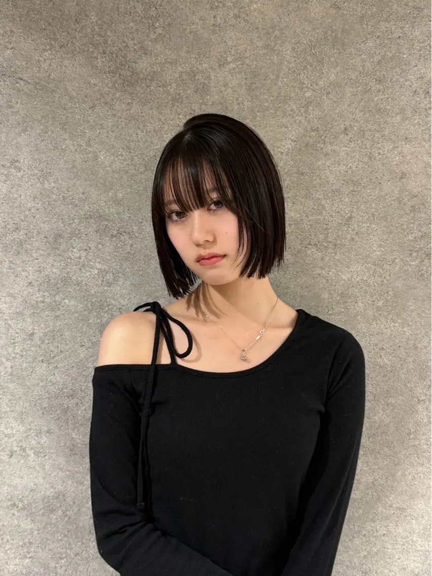 ショート カラー 透明感/艶感/縮毛 矯正/NATSUMIのヘアスタイル