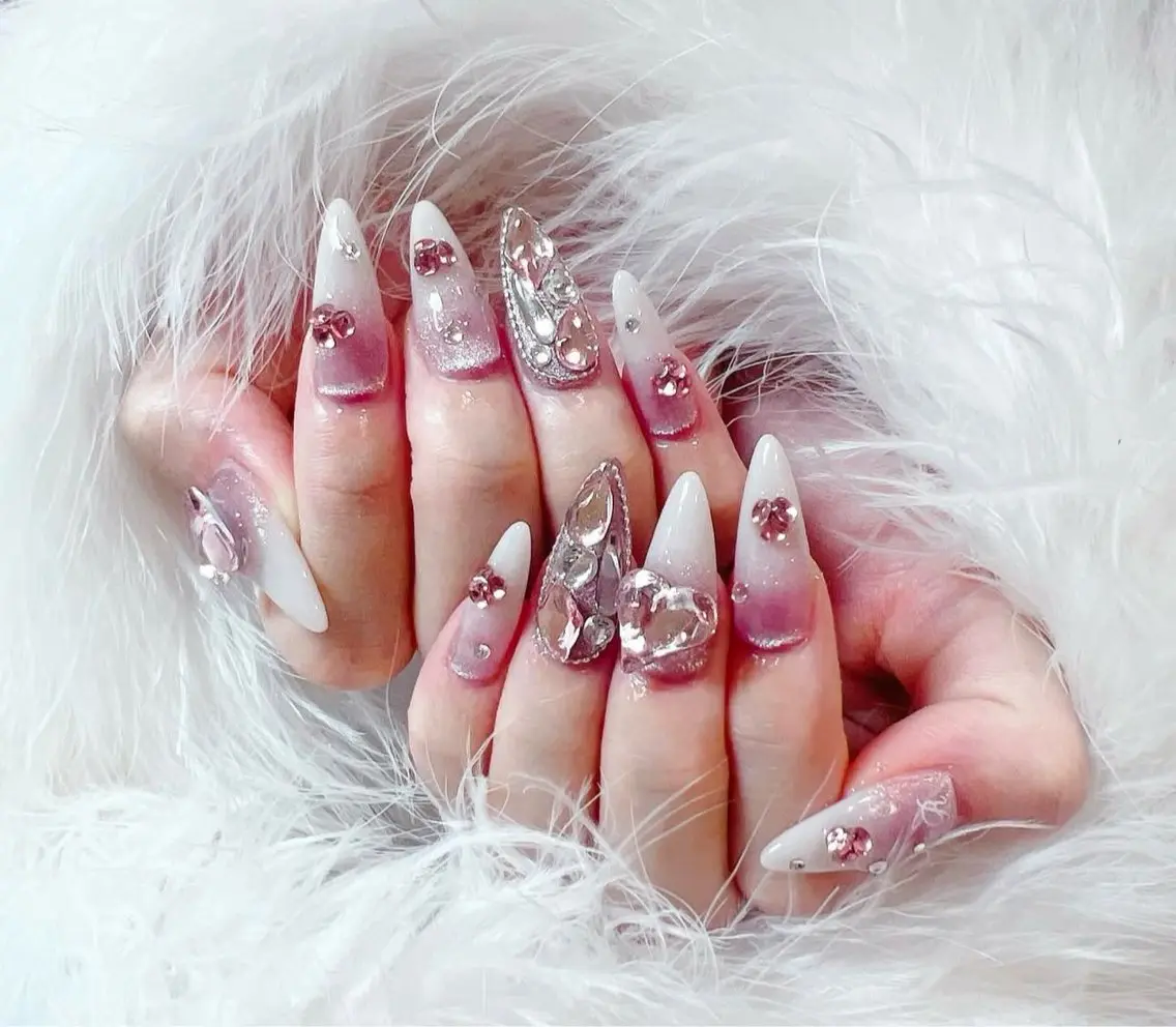 ネイル グラデーション キラキラネイル ワンカラーネイル 冬ネイル Jenn Nail Salonのネイルデザイン