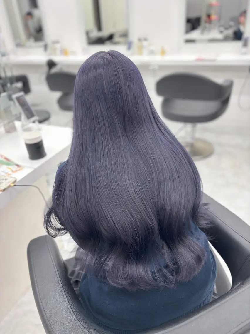ロング カラー 抜け感レイヤー︴ ニュアンスカラーのヘアスタイル