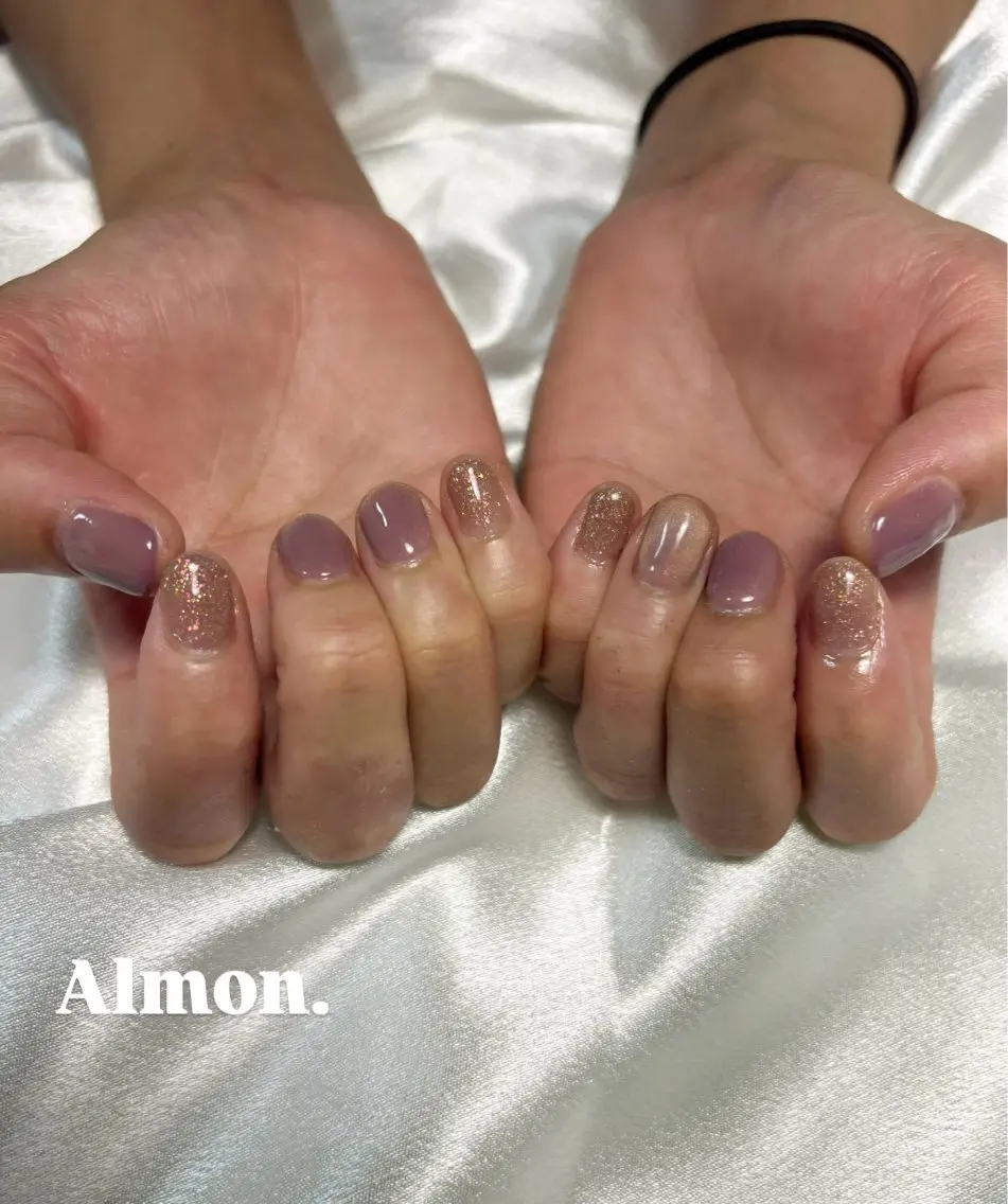 ネイル 𝐀𝐥𝐦𝐨𝐧 .のネイルデザイン