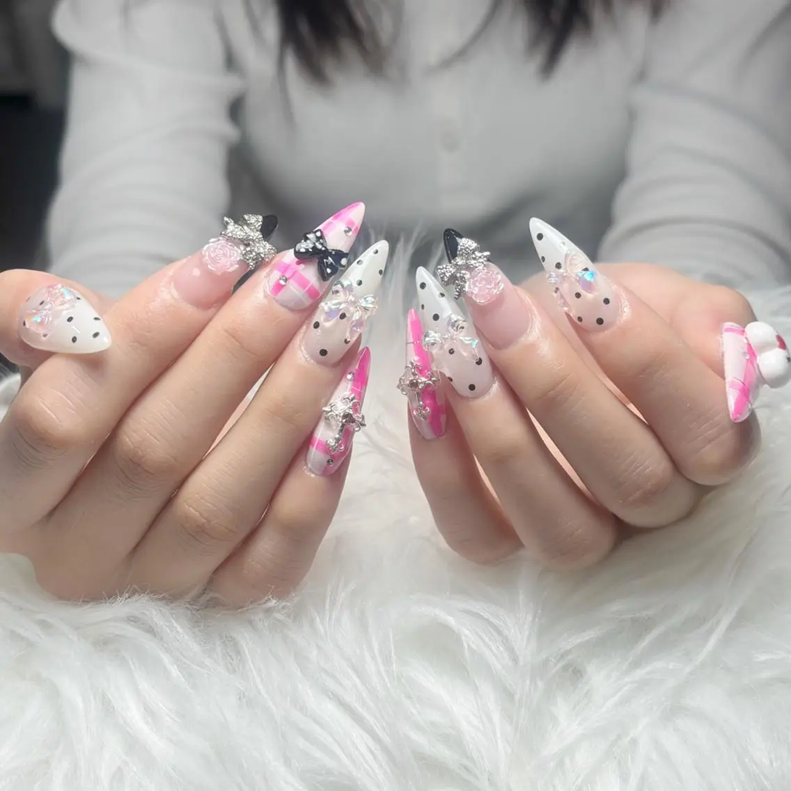 ネイル 長さ出し グラデーション 卒業式 キラキラネイル マグネットネイル Emi🌸Belle Nail Salonのネイルデザイン