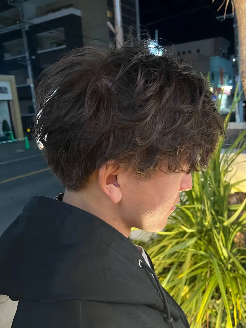 ショート メンズ センターパート フェザーパーマ メンズパーマ カット あおい メンズ専門美容師のヘアスタイル