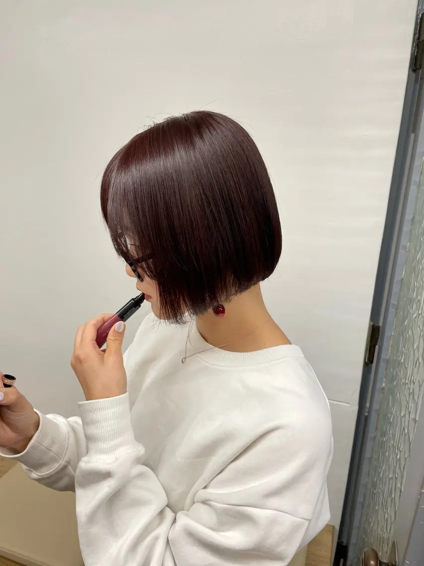 ショート カラー ブリーチ ブリーチなしカラー ボブ 神田 凜音のヘアスタイル