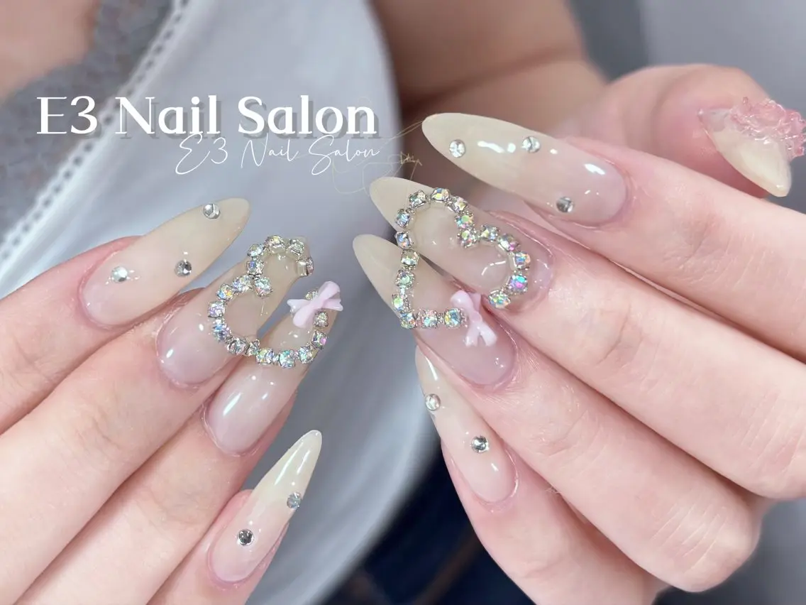ネイル 桜ネイル フレンチネイル ジェルネイル ガラスフレンチ グラデーション ハンドネイル E3 Nail Salonのネイルデザイン
