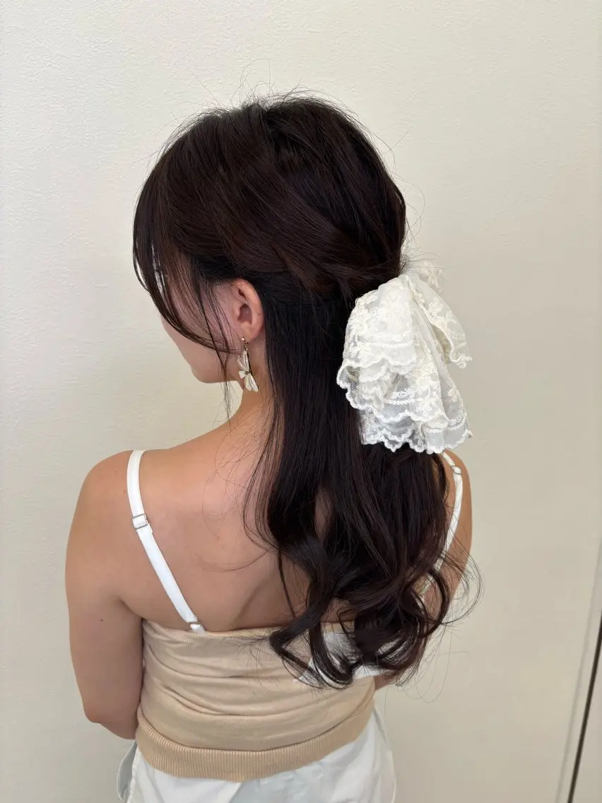 ヘアアレンジ ハーフアップ 結婚式・ブライダル デート ヘアセット Ayano🎀似 合わせ×透明感🎀のヘアスタイル