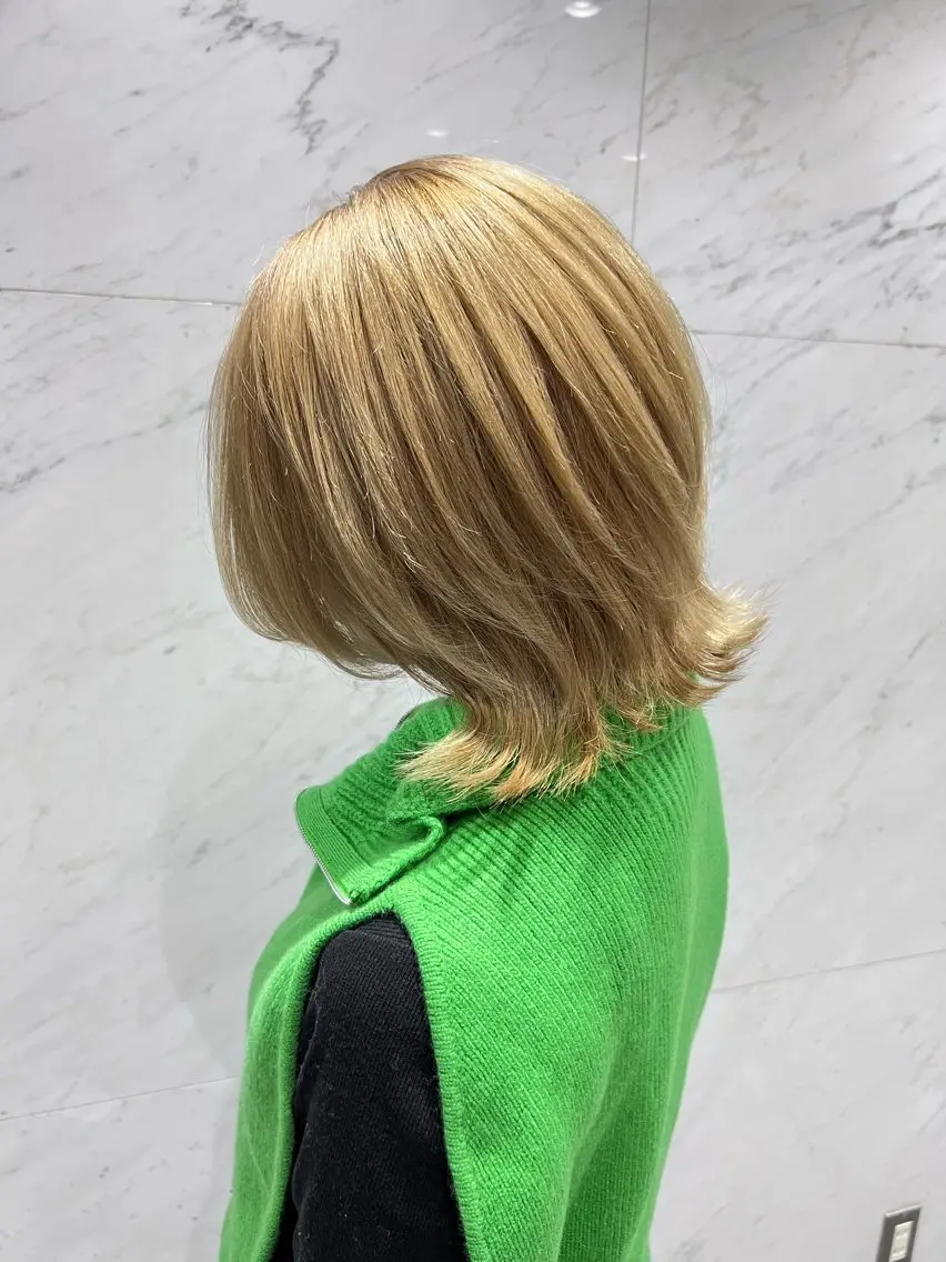 ショート カラー ベージュカラー ブロンド ミルクティーベージュ カット ヘアカラー トリートメント ベイリコルド　アトリ 店長　宮城一真のヘアスタイル