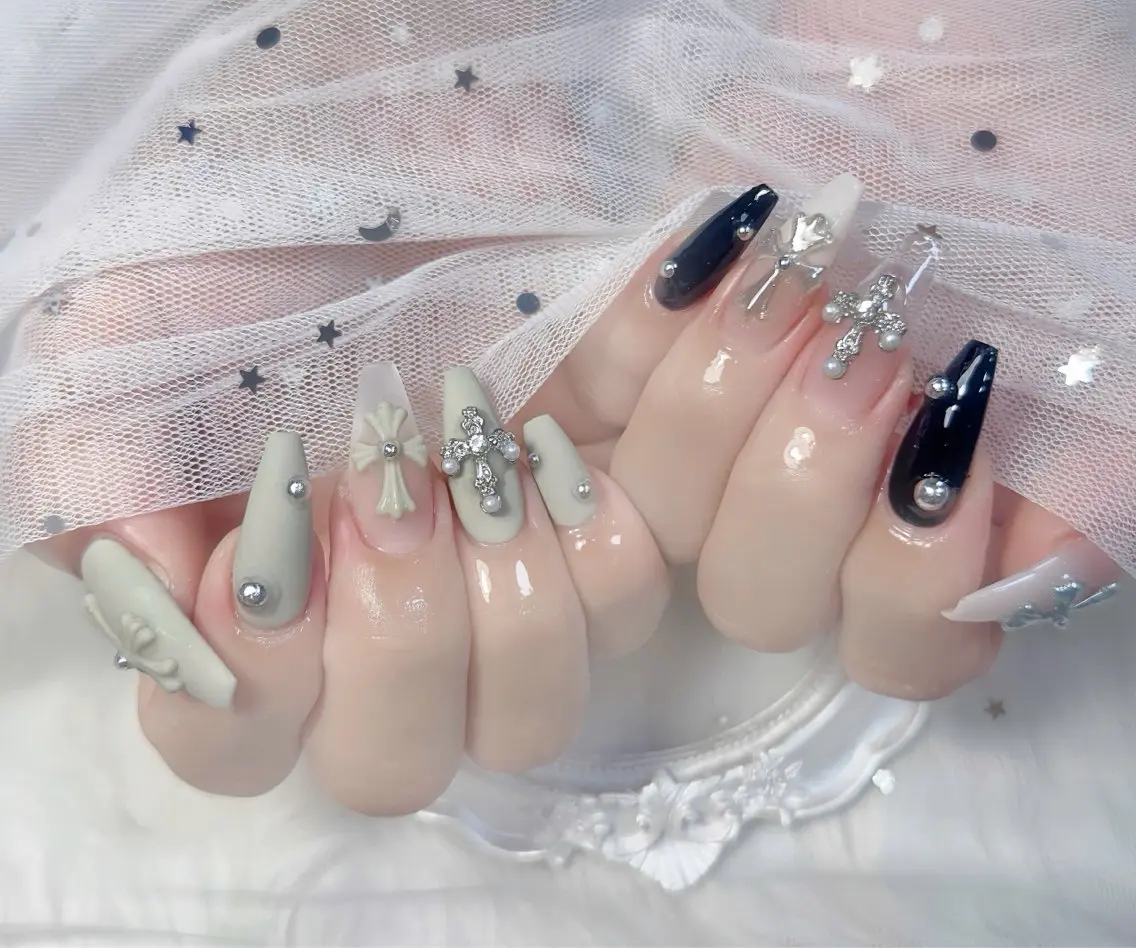 ネイル チークネイル 長さ出し フレンチネイル ジェルネイル グラデーション ハンドネイル THANHTHANH NAILのネイルデザイン