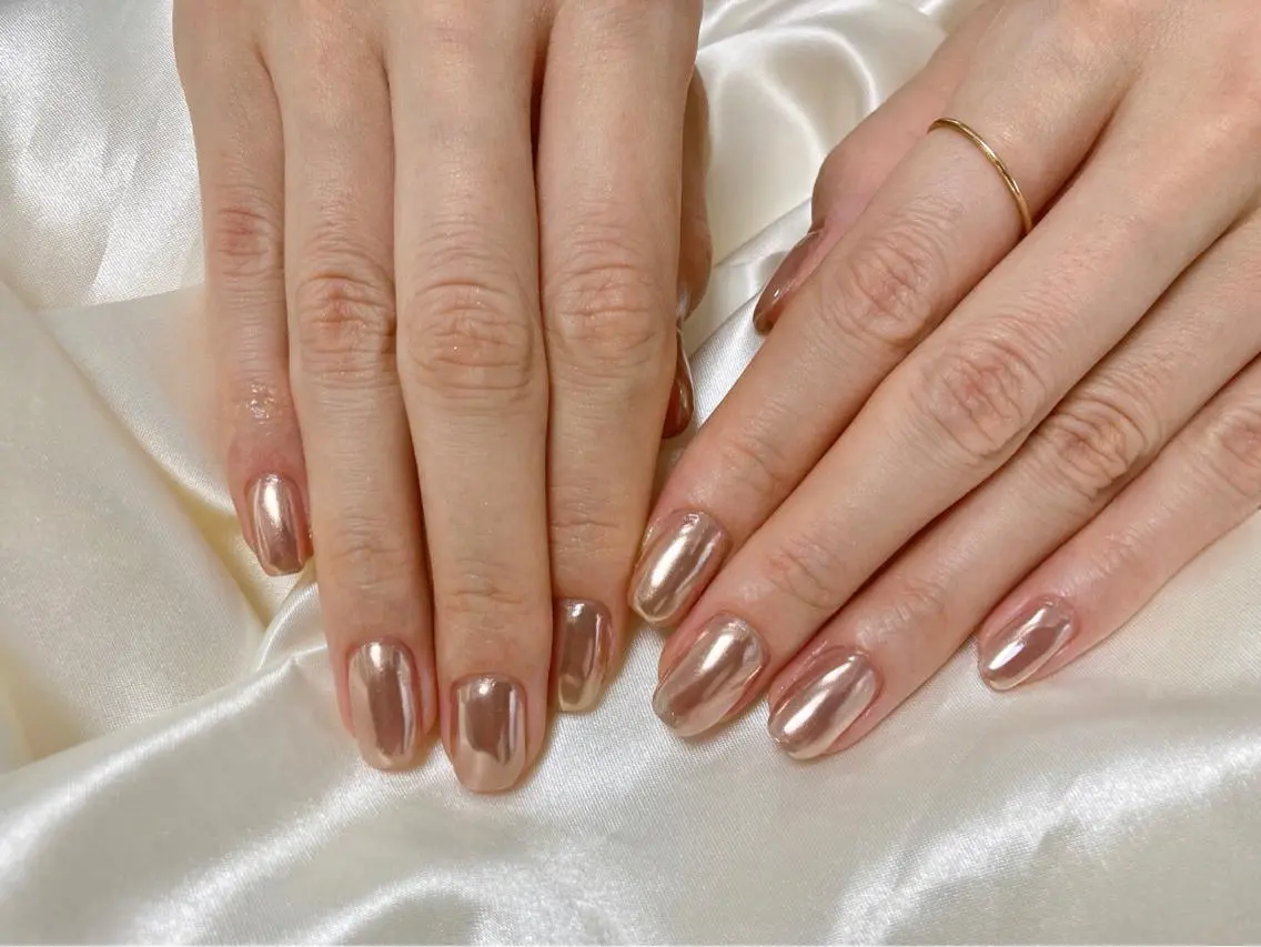 ネイル ミラーネイル ハンドネイル mogunail &blowのネイルデザイン