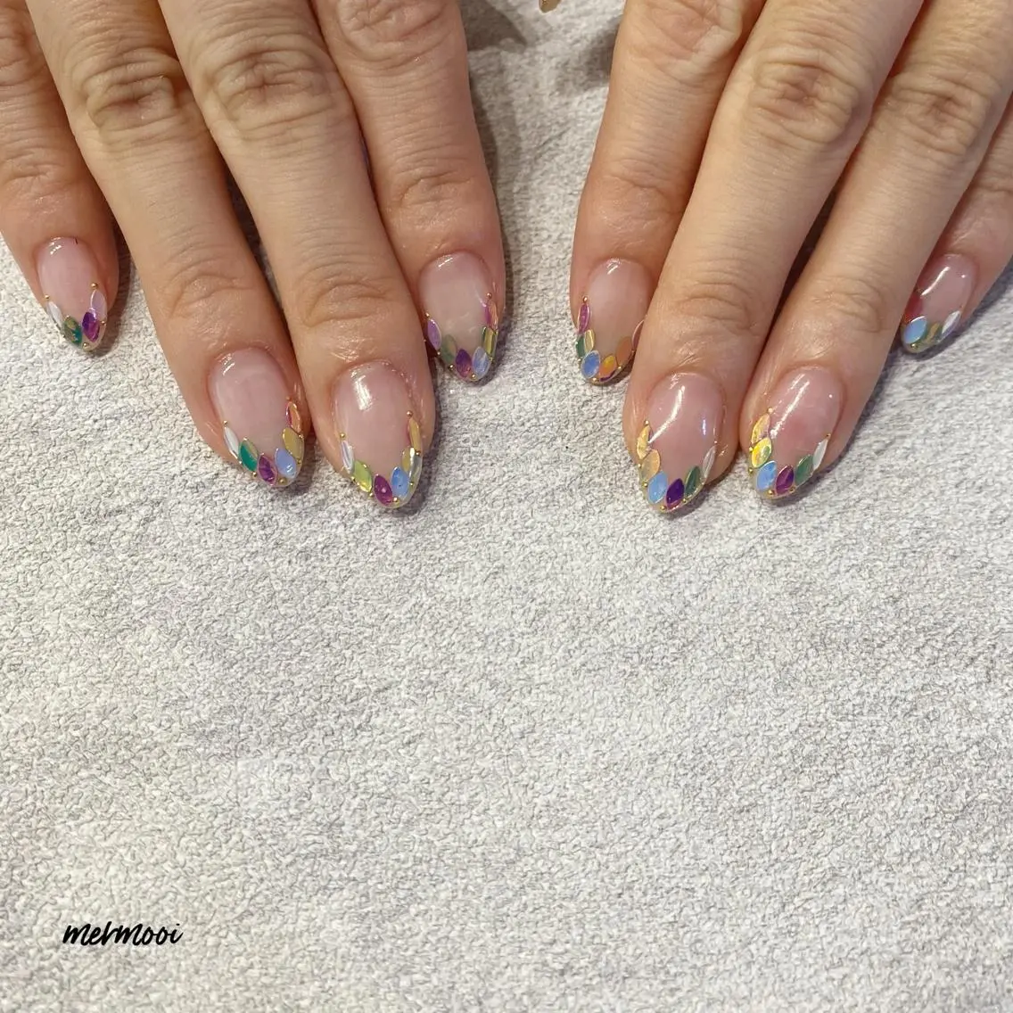 ネイル オーロラネイル フレンチネイル ホログラムネイル キラキラネイル 夏ネイル mermooi nailのネイルデザイン