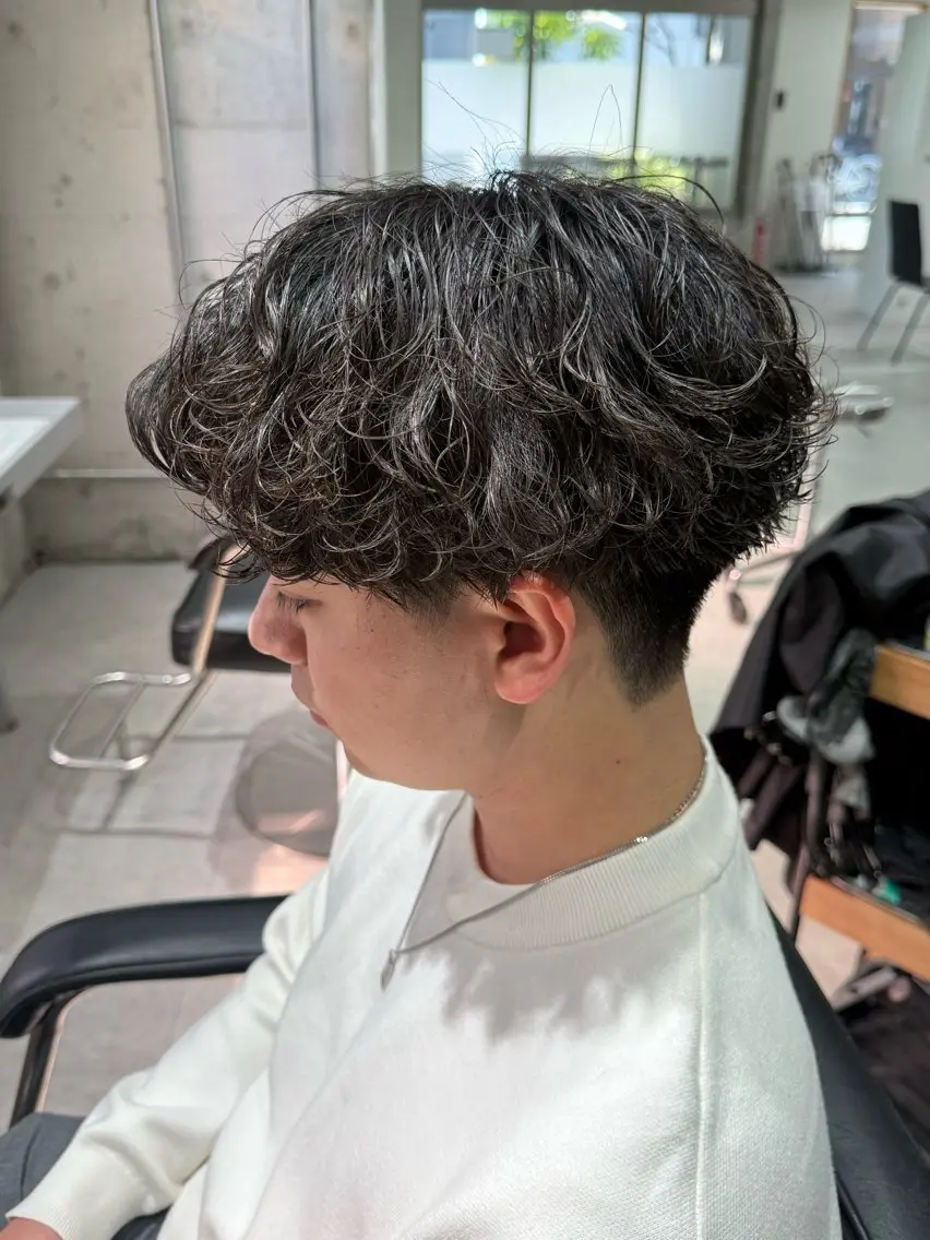 メンズ メンズパーマ カット パーマ 布施メンズ特化美容師 秋山 涼のヘアスタイル