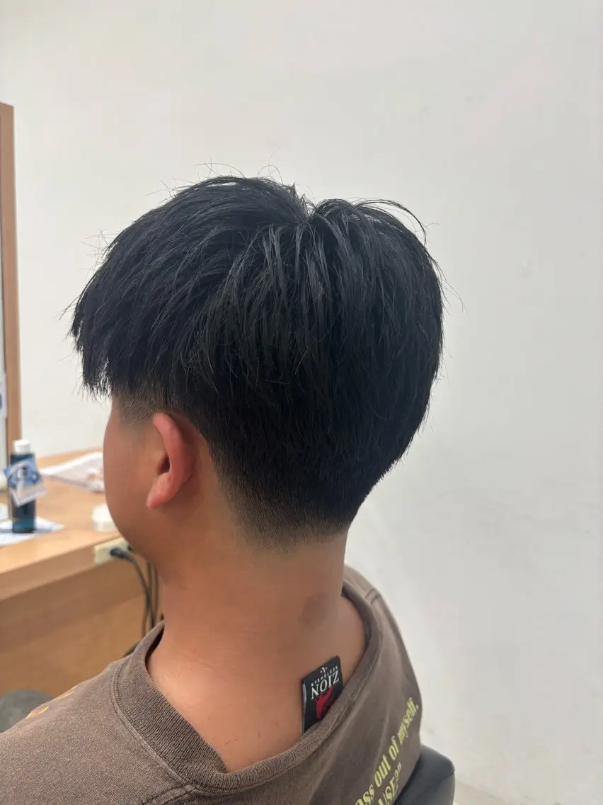 メンズ フェードカット 刈り上げ カット 垣村 艶樹のヘアスタイル