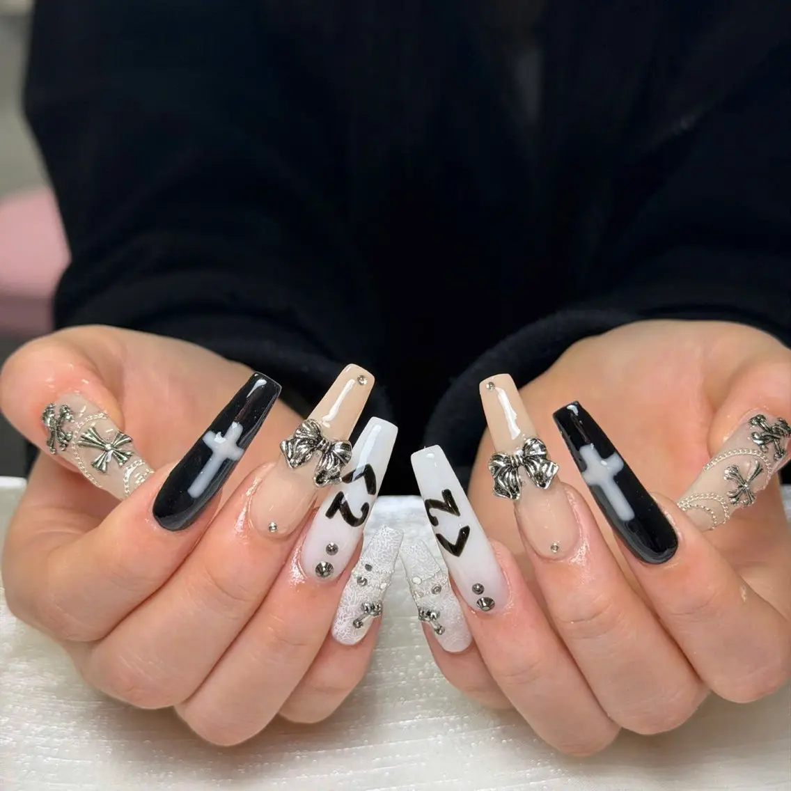 ネイル オーロラネイル 長さ出し フラッシュネイル フレンチネイル ジェルネイル Michi Nail Staffのネイルデザイン