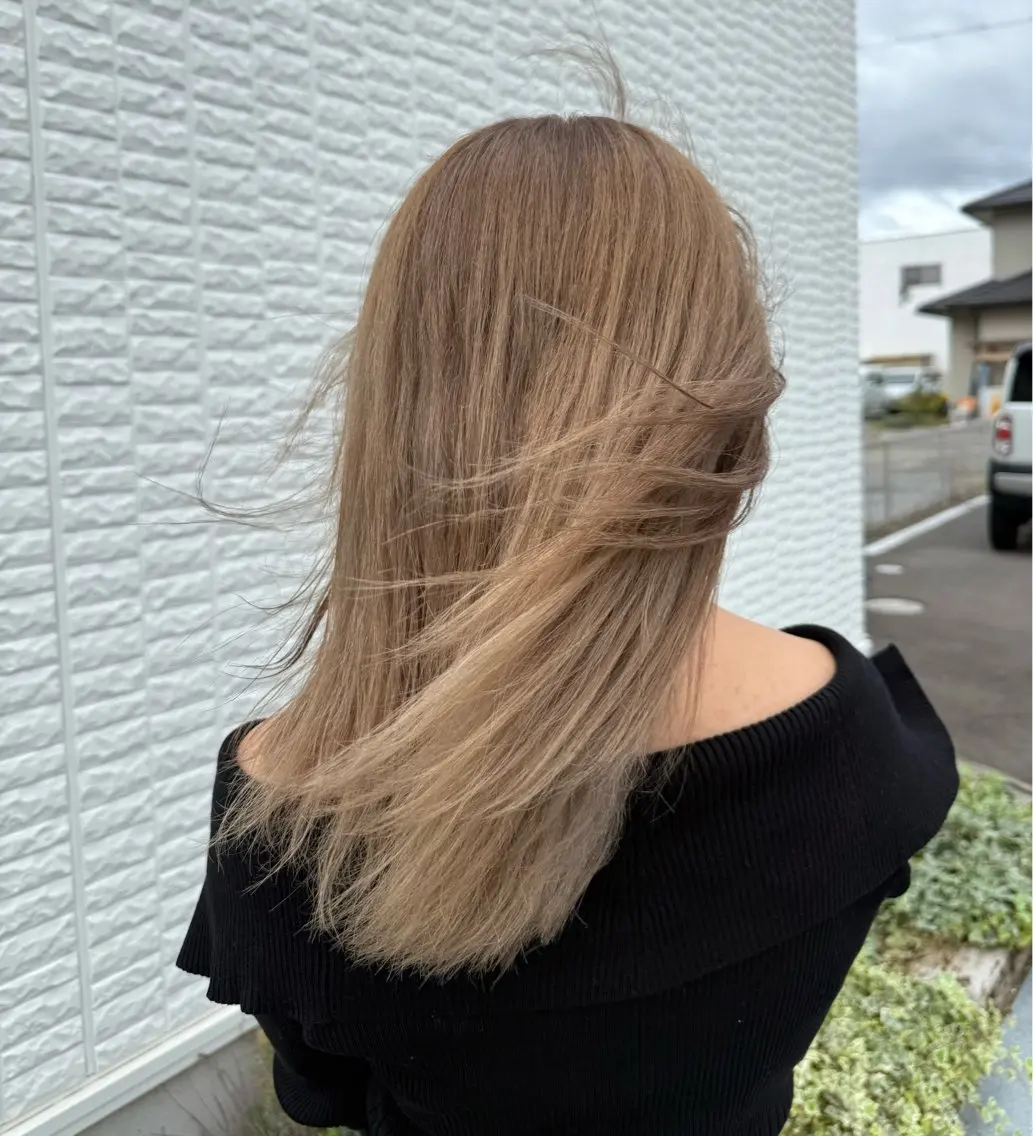 カラー ヘアカラー 髙崎 璃音のヘアスタイル