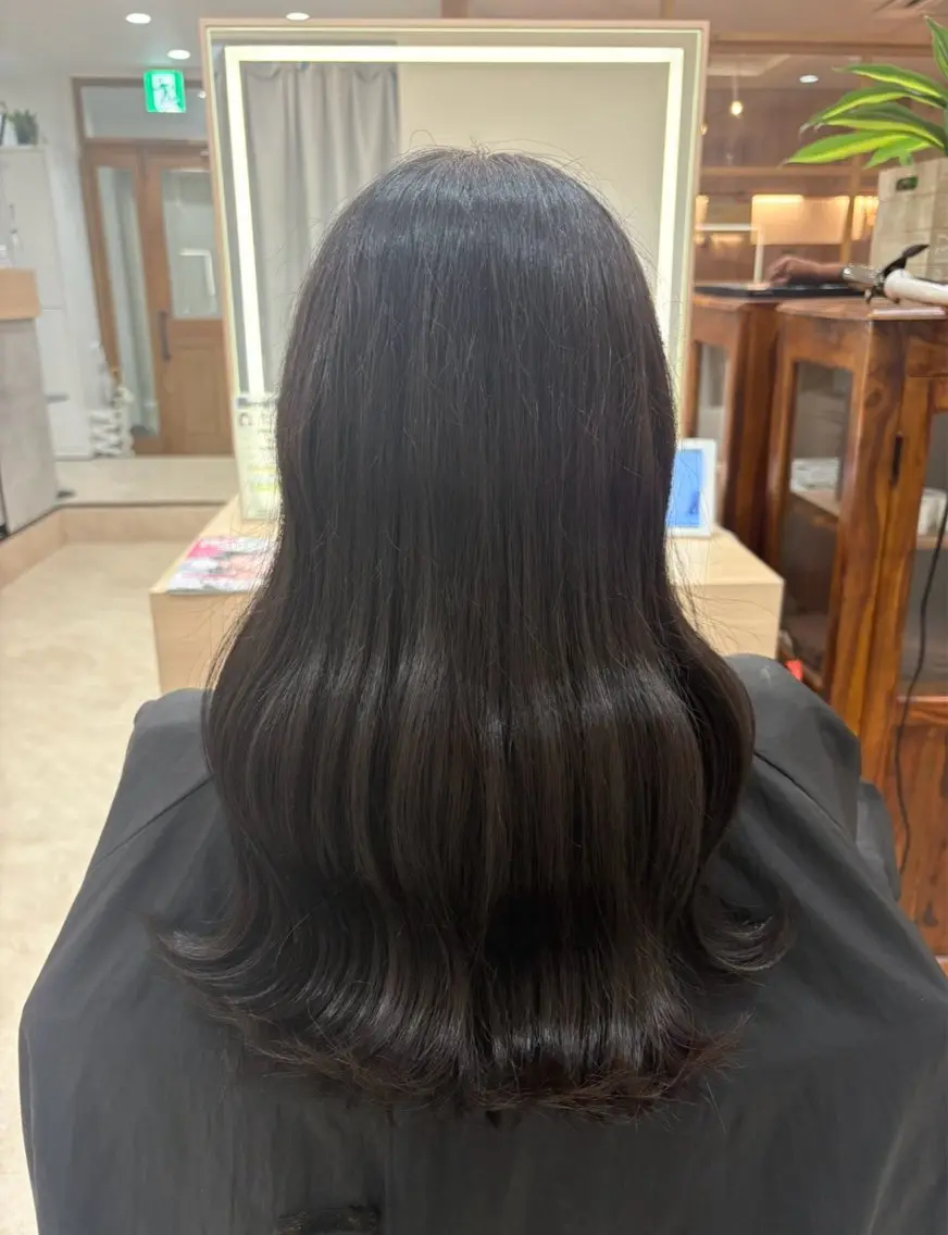 ロング カラー 児島 彩羽のヘアスタイル