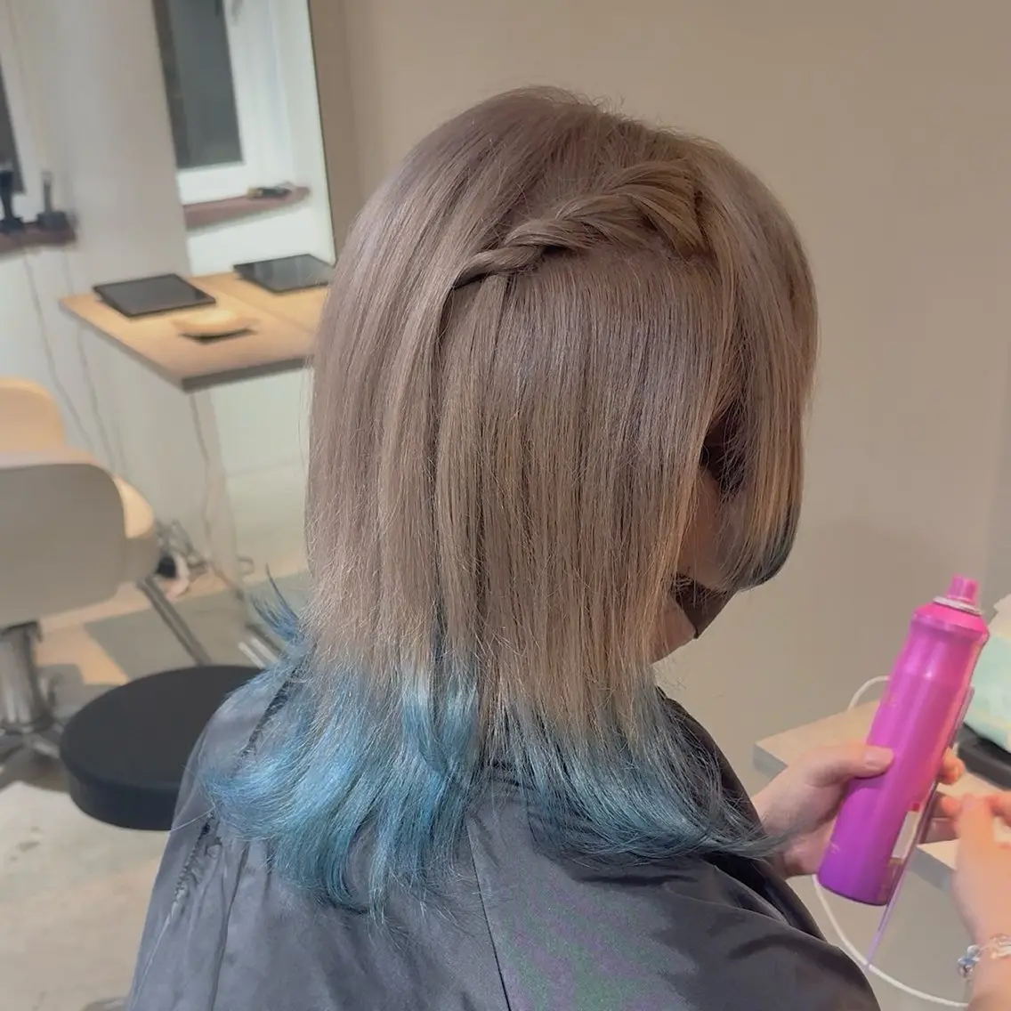 セミロング カラー ヘアアレンジ ベージュカラー ブリーチ ブルーカラー デザインカラー ホワイトベージュ ヘアカラー トリートメント 🦋🫧艶髪カラー 🫧🦋あいりのヘアスタイル