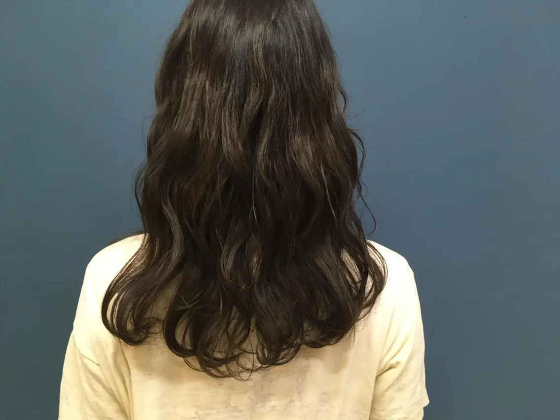 セミロング カラー パーマ パーマ トリートメント 山中 直輝のヘアスタイル