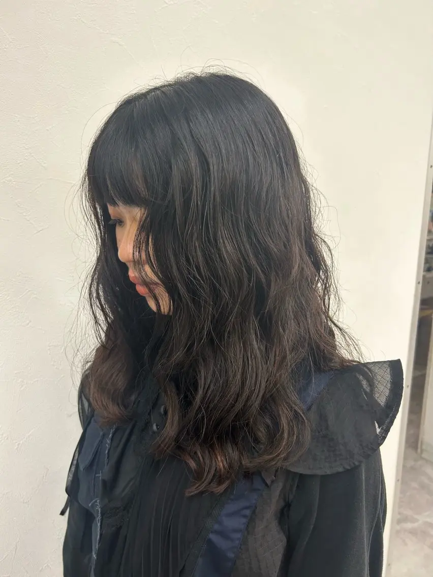 ロング パーマ 對馬 光梨のヘアスタイル
