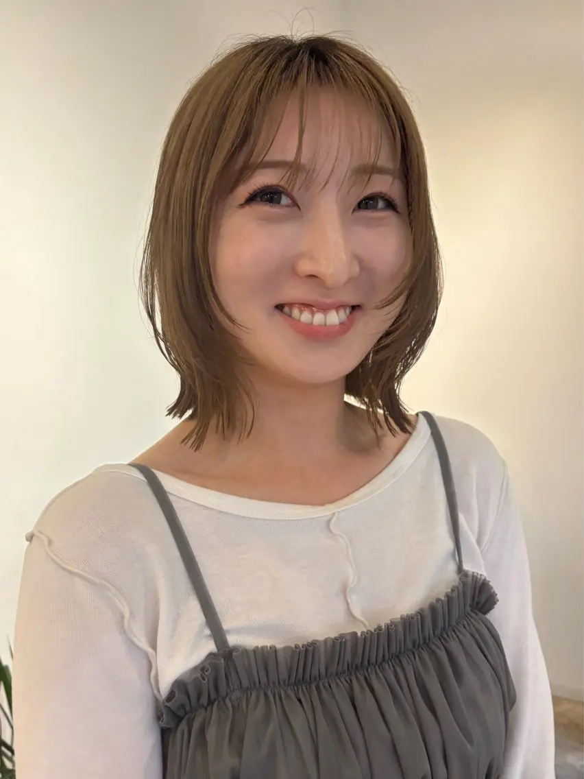 ショート 万殿 芽以のヘアスタイル