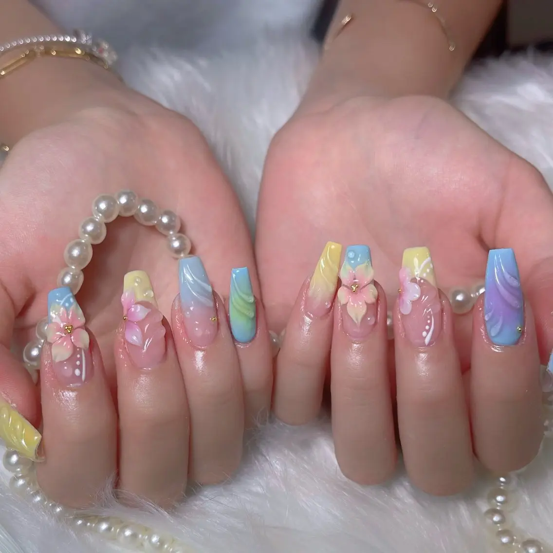 ネイル オーロラネイル 長さ出し フラッシュネイル フレンチネイル ジェルネイル ハンドネイル ハンドケア CiCi NailSalonのネイルデザイン