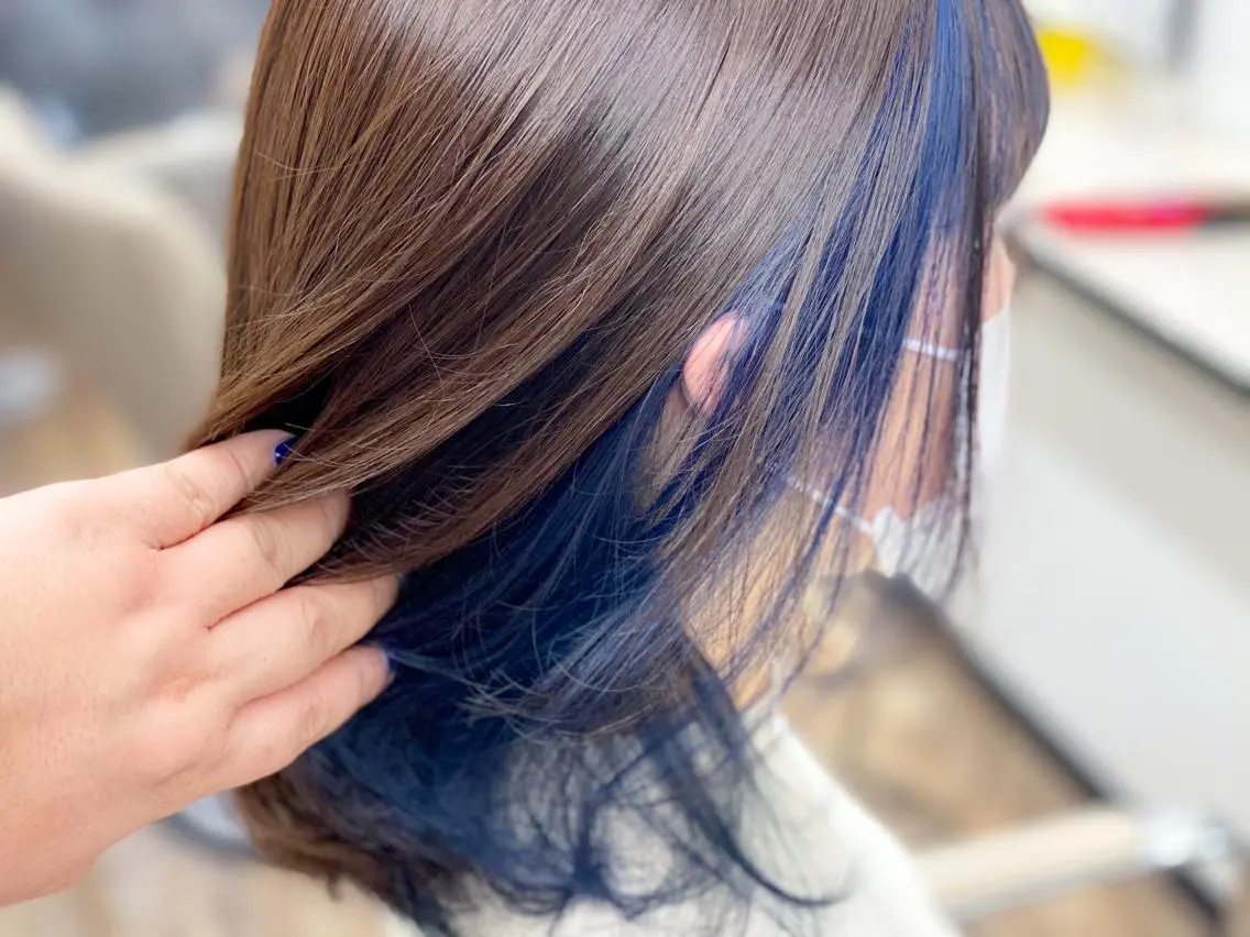 ミディアム カラー ミストバング ブルーカラー フェイスフレーミング ネイビーカラー louwe 武藤幸世のヘアスタイル