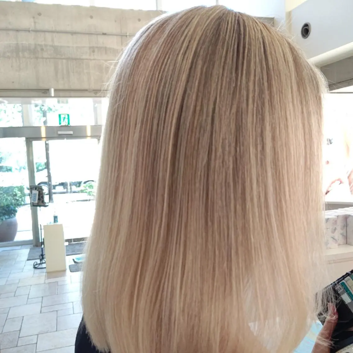 セミロング ハイライト 吉田有里🔸 カラーリスト🔸鎌倉のヘアスタイル