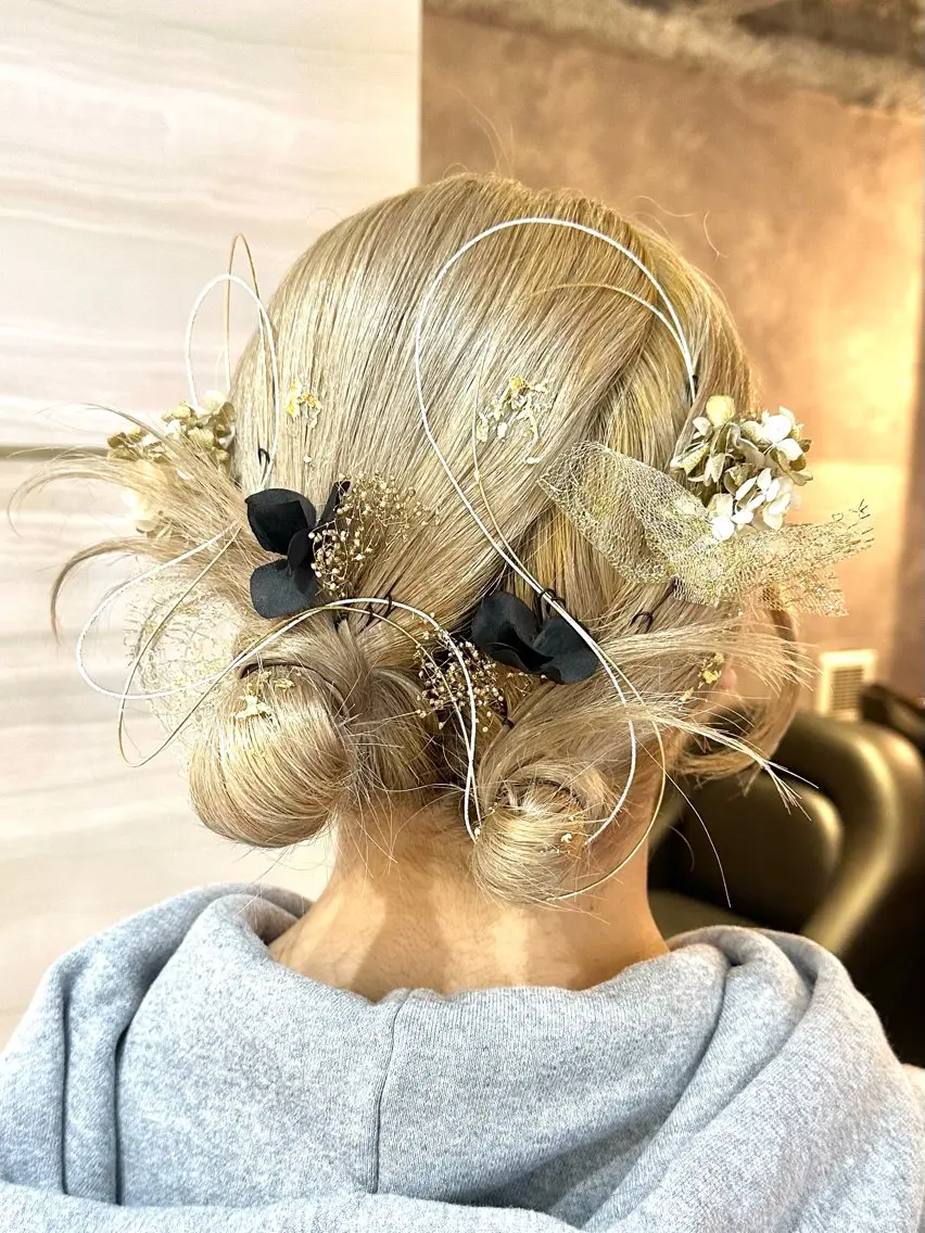 💫🌟 ヘアセット 🌟✨《編み込み装飾品つけ放題》✨カチモリ ☁️ 編みおろし ☁️ 結婚式ヘア ☁️ 韓国 ☁️✨の写真