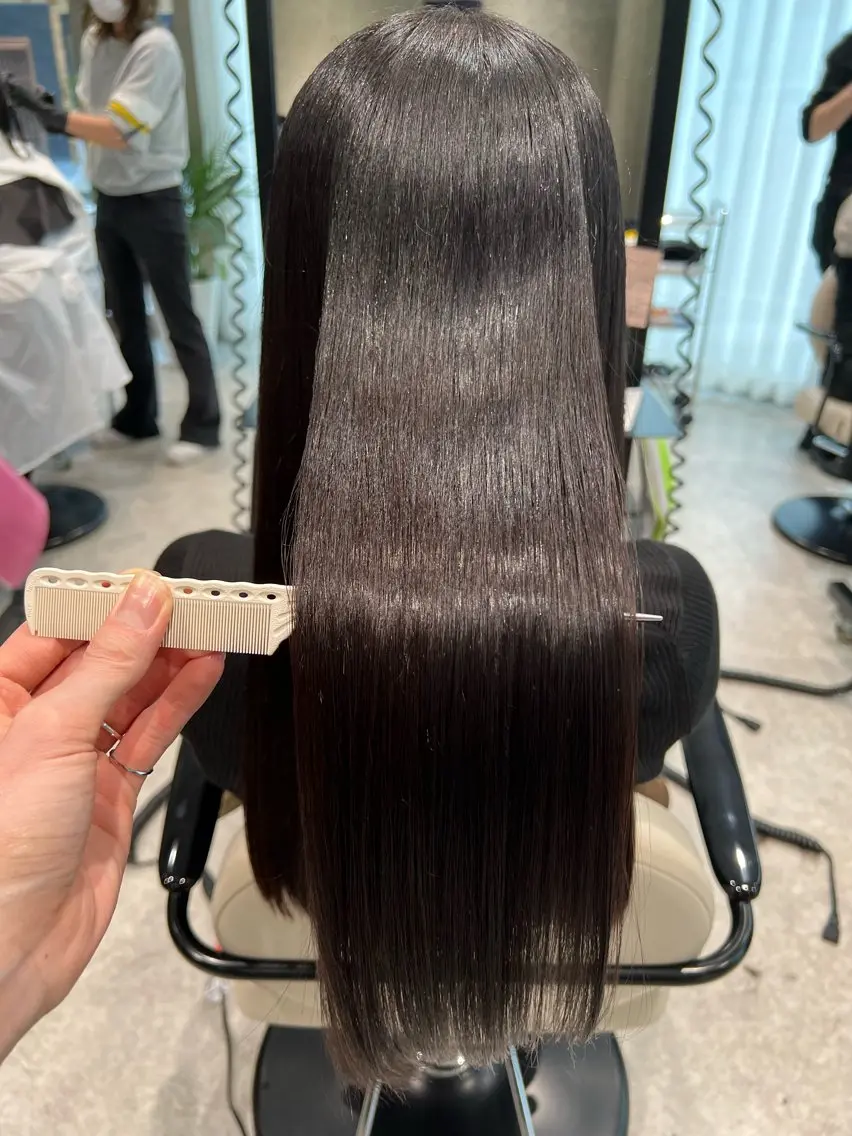骨格補正カット+最高級Aujua4step 高浸透超音波アイロントリートメントの写真