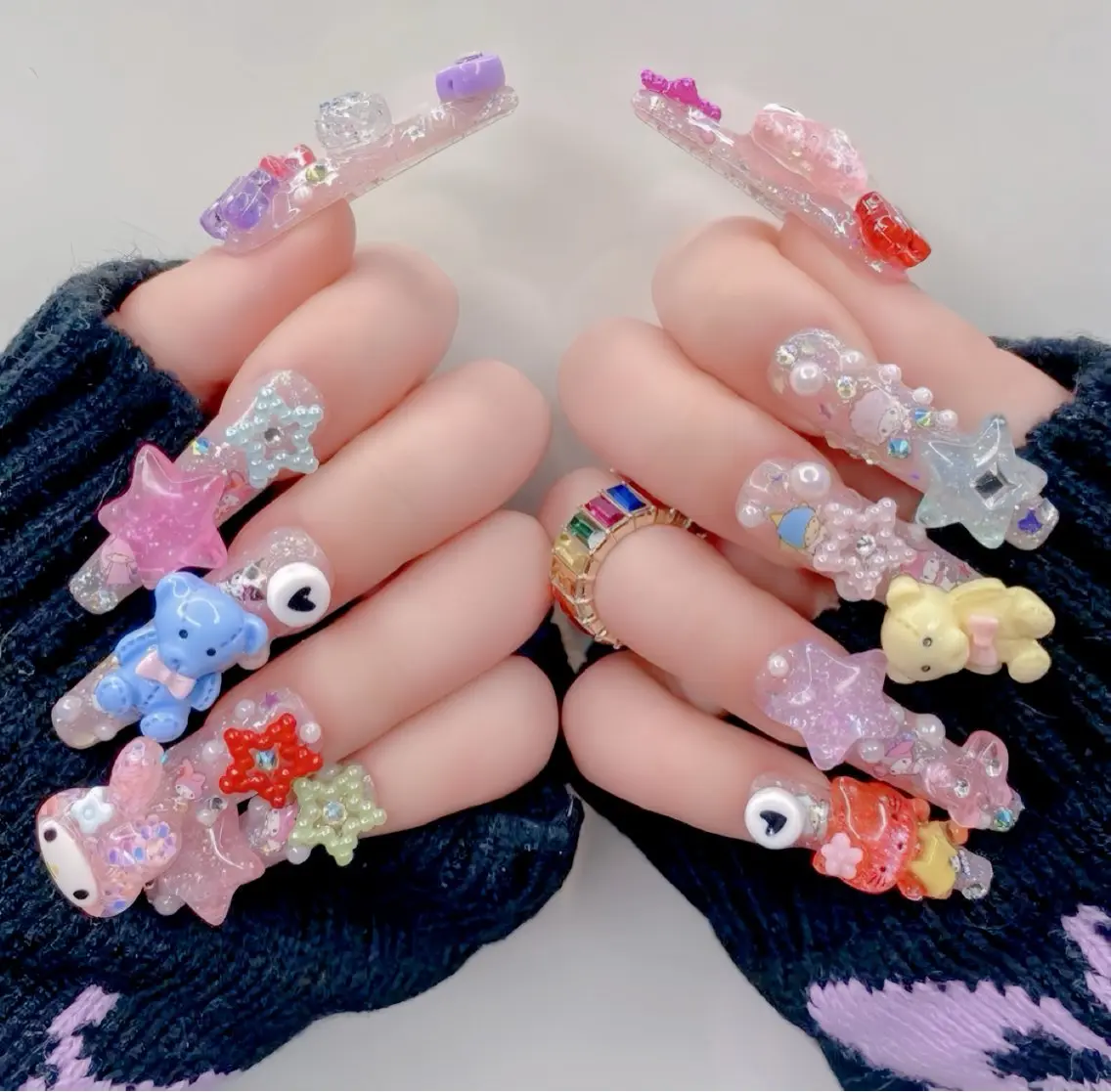 ネイル オーロラネイル チークネイル 桜ネイル クリアネイル ドット ハンドネイル Rin Nail 新大久保店のネイルデザイン
