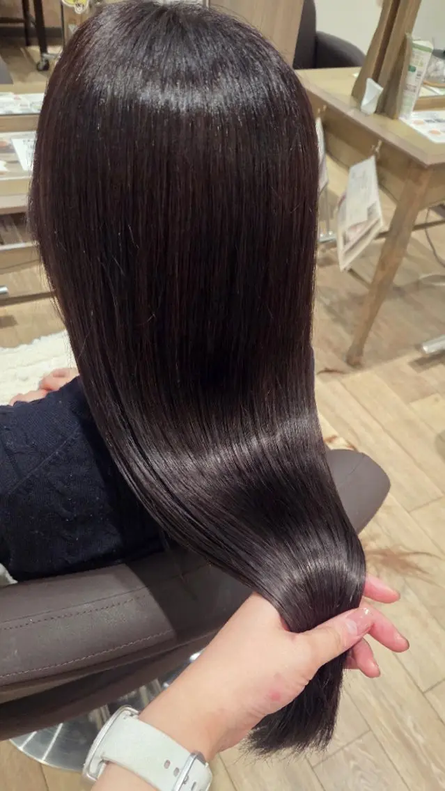 ロング ヘアカラー 竹本 すずかのヘアスタイル