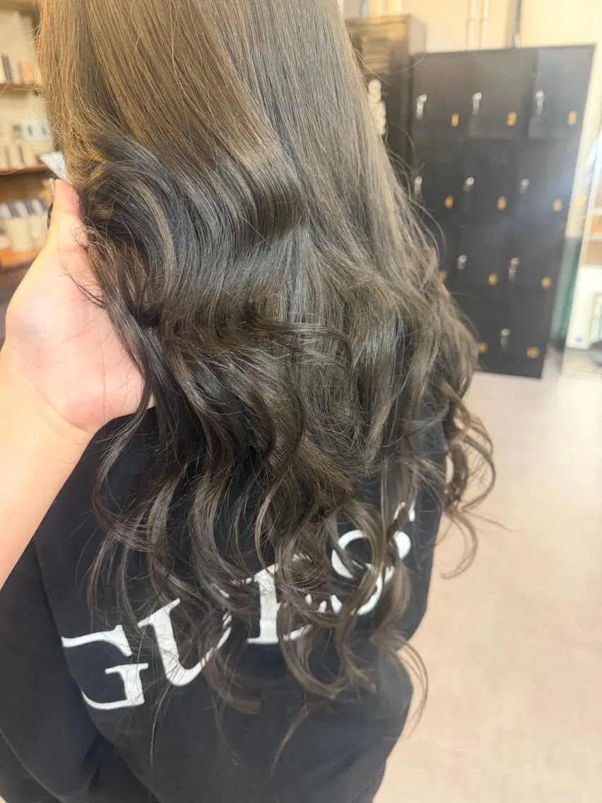 ロング カラー MAEDA YUKIのヘアスタイル