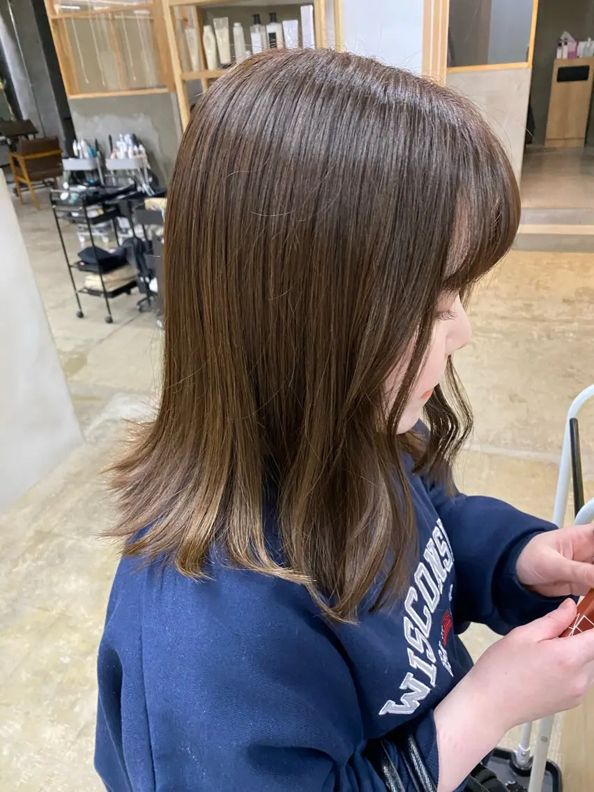 ミディアム カラー ベージュカラー 透明感カラー シミズ アスカのヘアスタイル