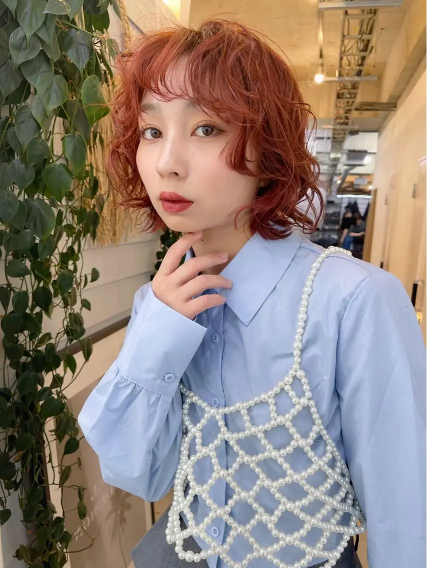 ミディアム カラー ブリーチ オレンジ ボブ レイヤーカット カット ヘアカラー トリートメント AiM 大名　似合わせカットのヘアスタイル