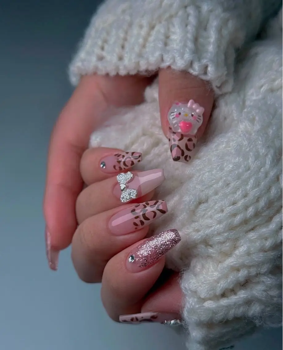 ネイル フレンチネイル キラキラネイル マグネットネイル ミラーネイル ニュアンスネイル Tira Nailのネイルデザイン