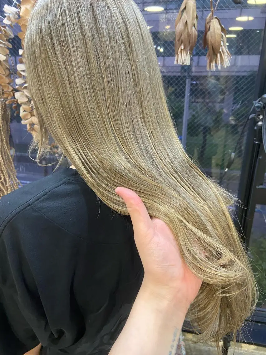 【シールエクステアウト✂️】+【シャンプーブロー(MILBONトリートメント付き)】+【スタイリング込み】¥5500の写真