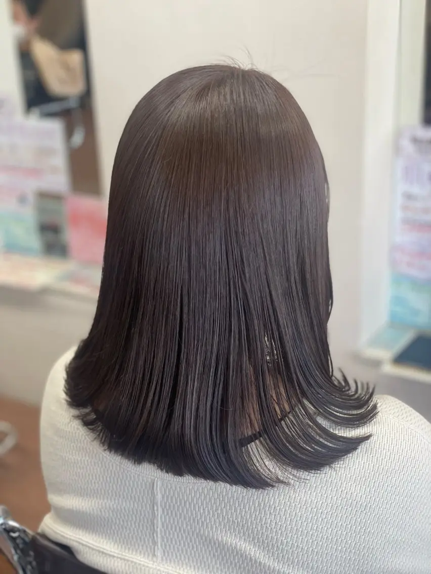 ミディアム カラー ブラウンカラー ココアブラウン 顔周りカット レイヤーカット olive美容室 MIKUのヘアスタイル