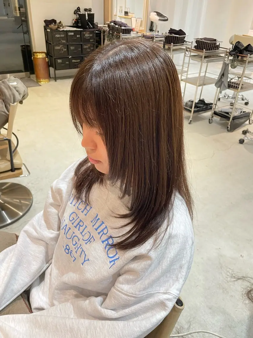 セミロング レイヤーカット 石川 潤のヘアスタイル