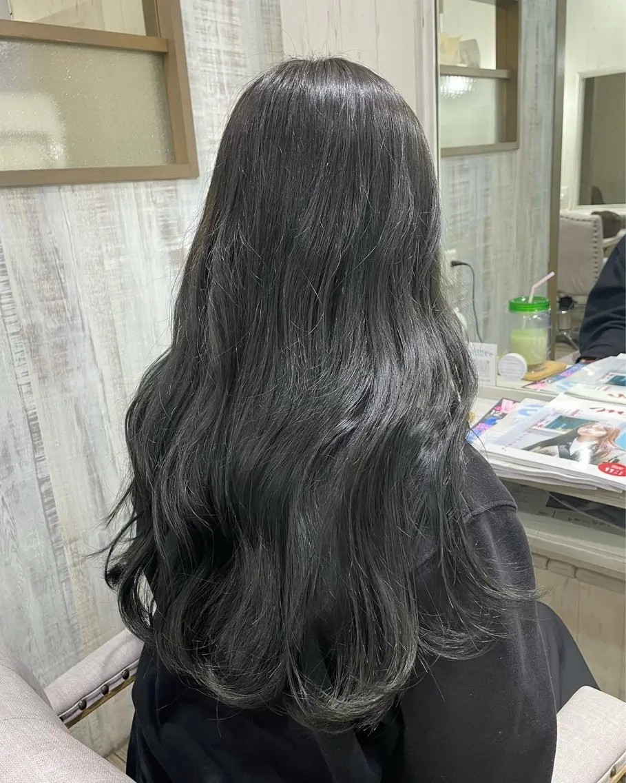ロング ネモトメイナ🌿 今月末で退職しますのヘアスタイル