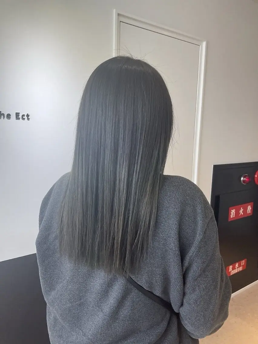 ワンカラー✨【寒色限定🧊】黒染　縮毛　ブリーチ履歴無し⚠️の写真