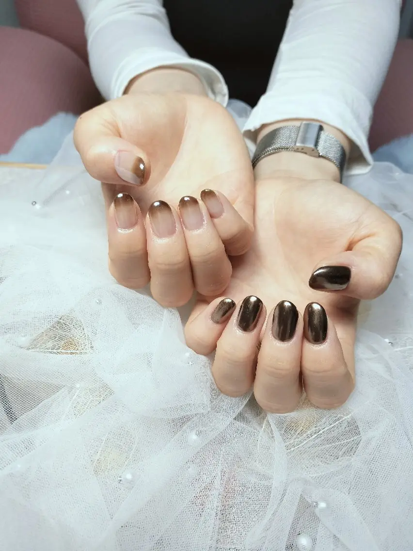 ネイル ミラーネイル nail&Care salon　MAGUのネイルデザイン