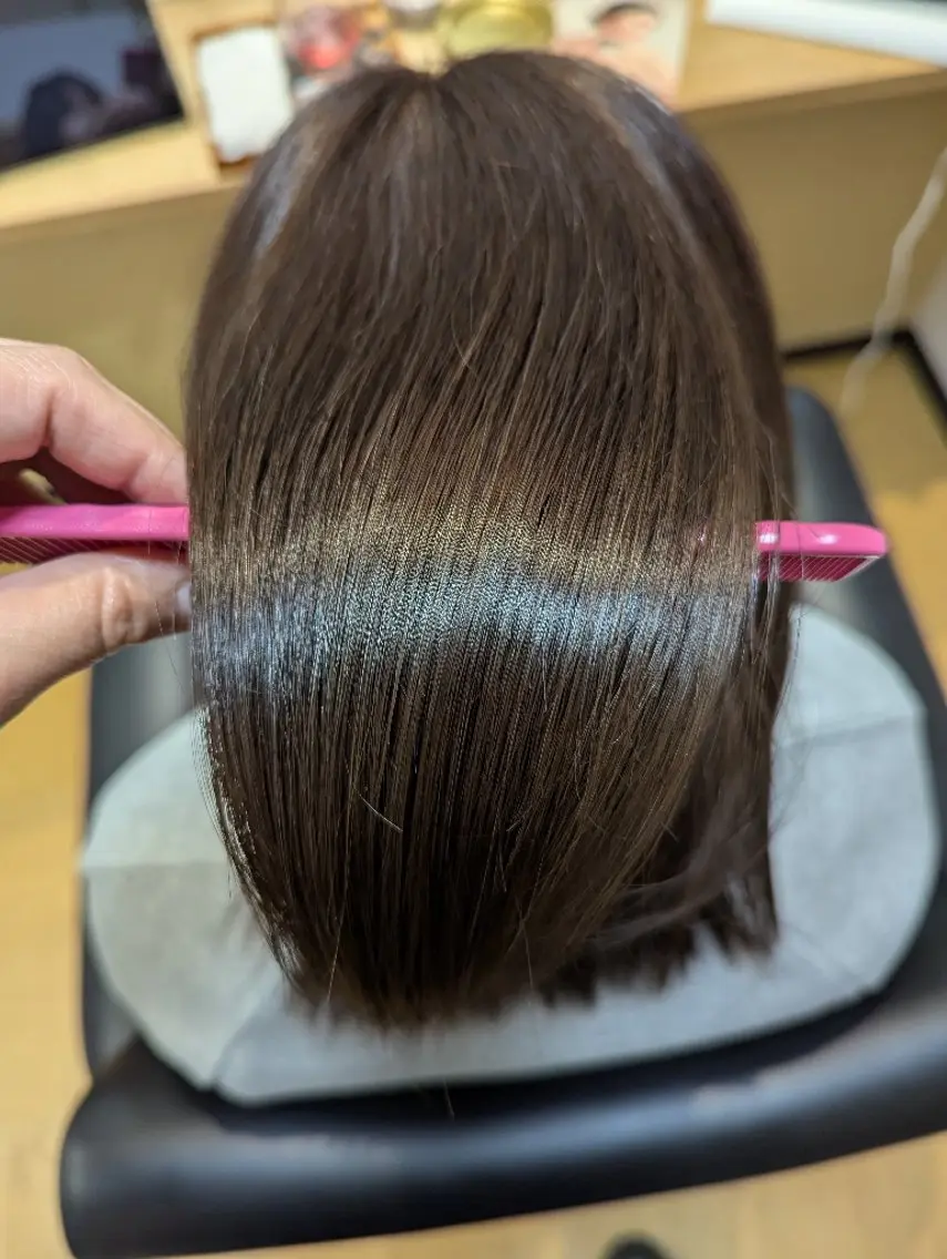 セミロング カット 縮毛矯正 トリートメント 髪屋こころ 峯村 衣舞のヘアスタイル