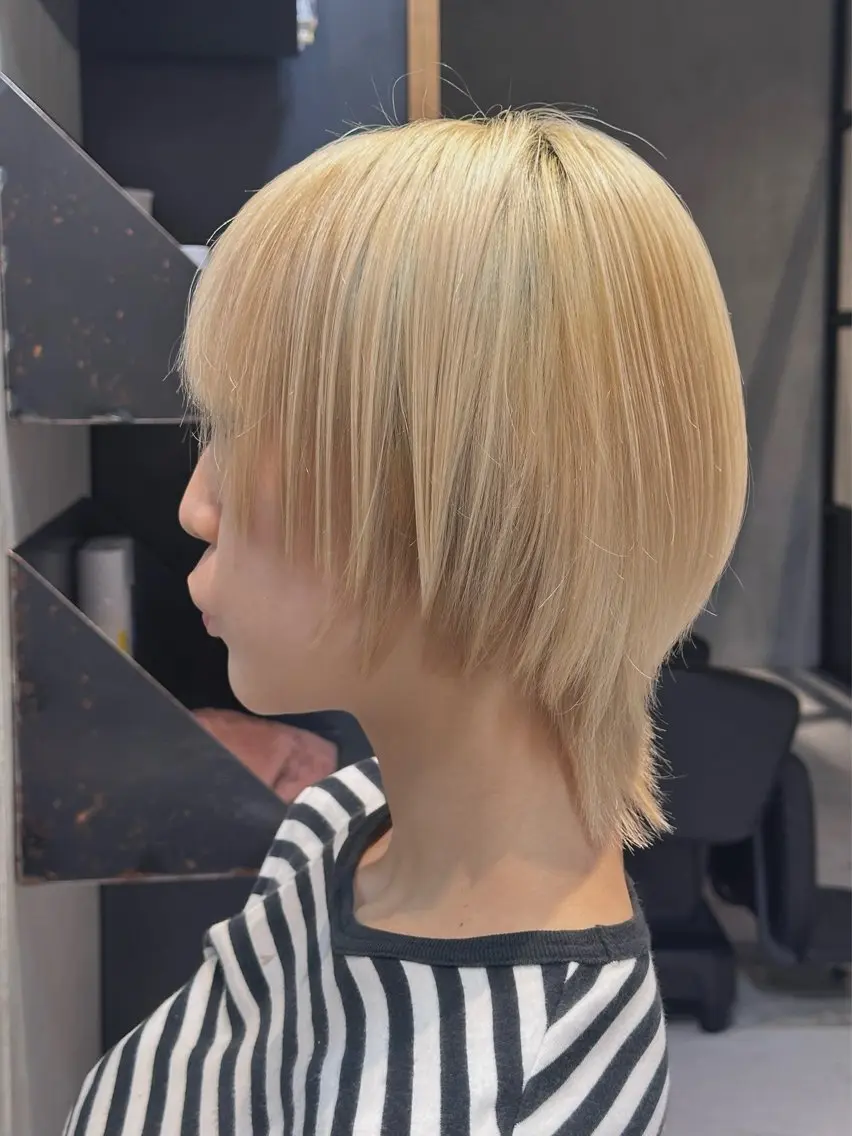 ショート メンズ メンズハイトーン メンズウルフカット レイヤーカット ウルフカット カット ヘアカラー 似合わせひなた🐥 elima調布のヘアスタイル