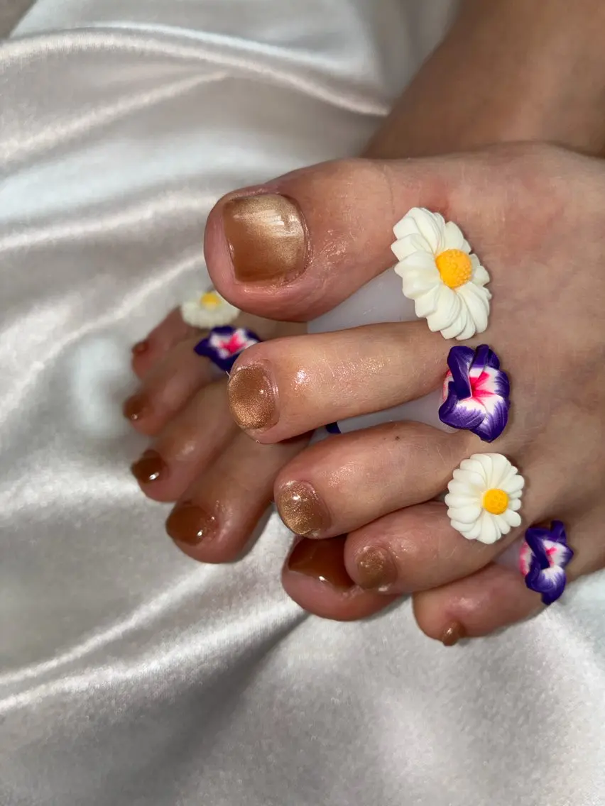 ショート ハンドネイル YOKOSUKA NAILS💅🩶のネイルデザイン