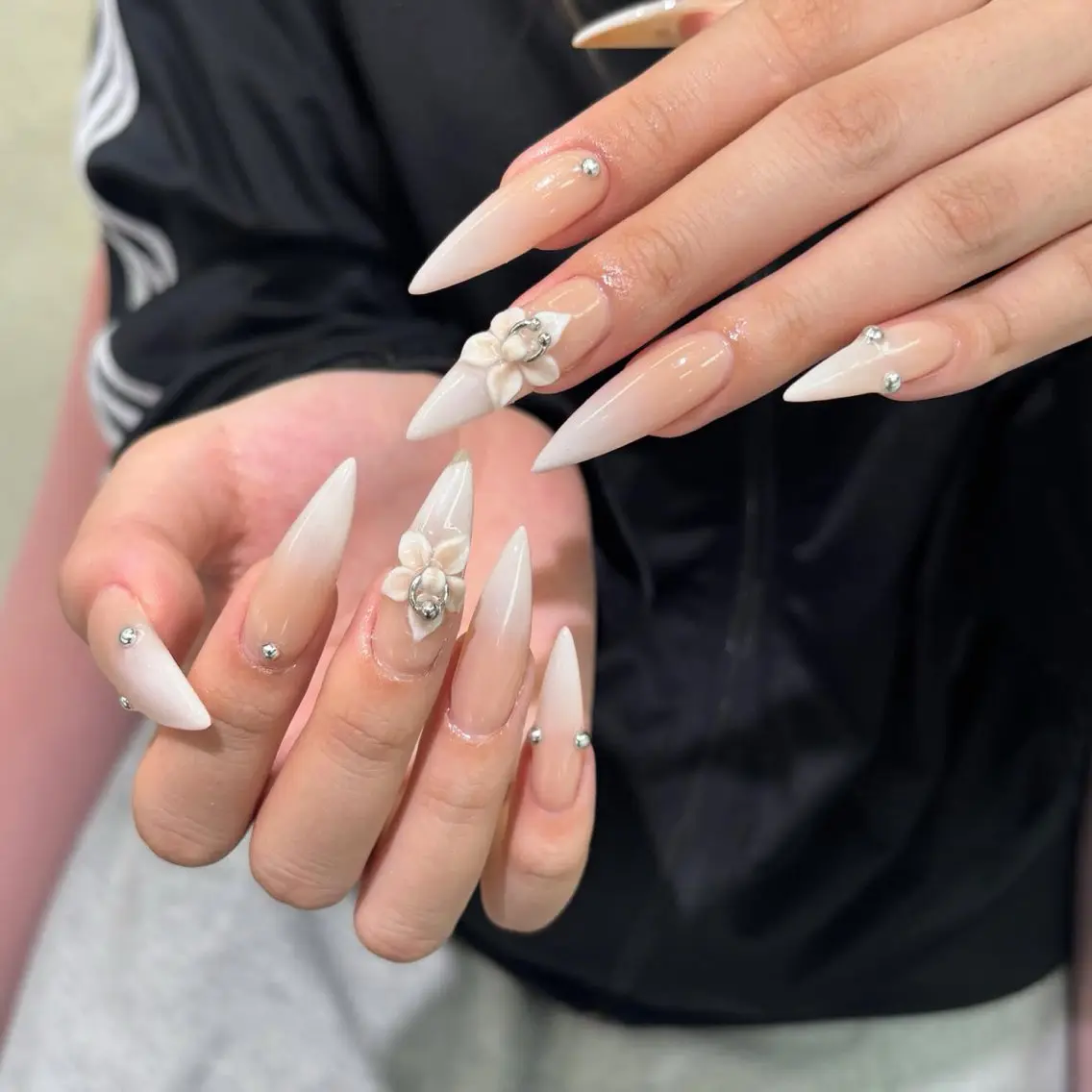 ネイル アートネイル チークネイル フレンチネイル ジェルネイル ガーリー HAPPI NAIL 大国町のネイルデザイン
