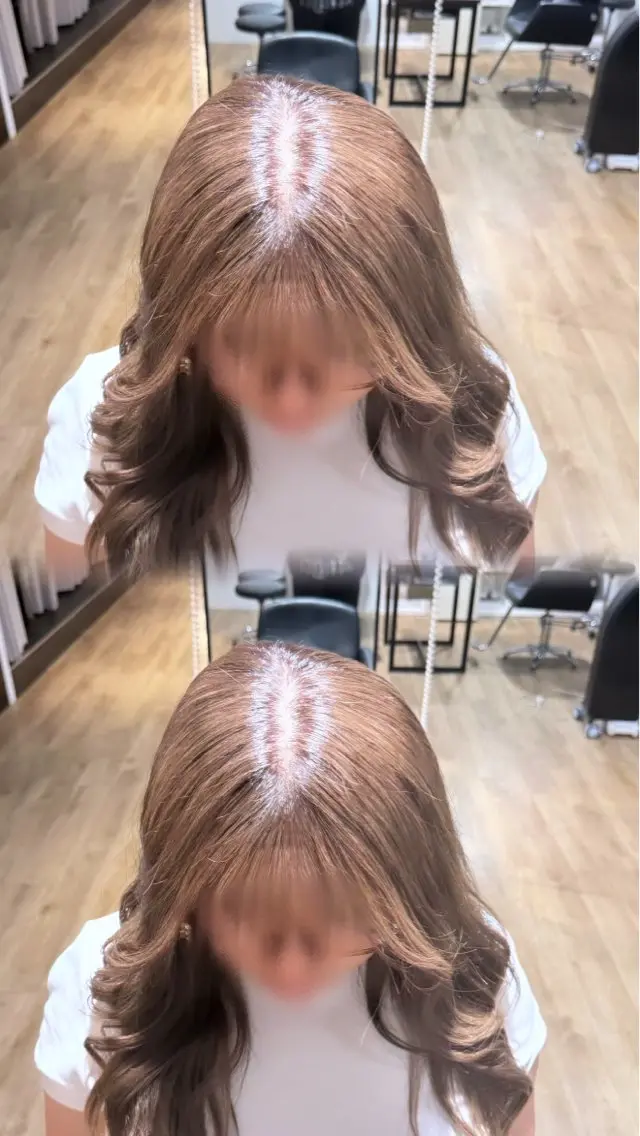 カラー ベージュカラー ブリーチ ミルクティーベージュ KaRin 🌺のヘアスタイル