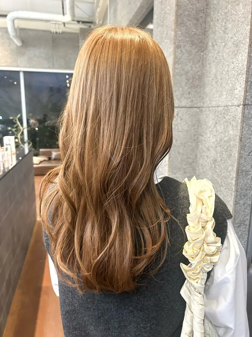 ロング カラー ブリーチ ブリーチなしカラー 🫒オリーブ/透け感 レイヤー🌿モエカのヘアスタイル