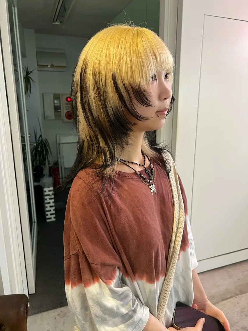 ミディアム ヘアカラー トリートメント 💥ウルフカット デザインあんな💥のヘアスタイル