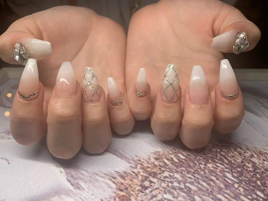 ネイル 長さ出し ネイルチップ akina nailsのネイルデザイン