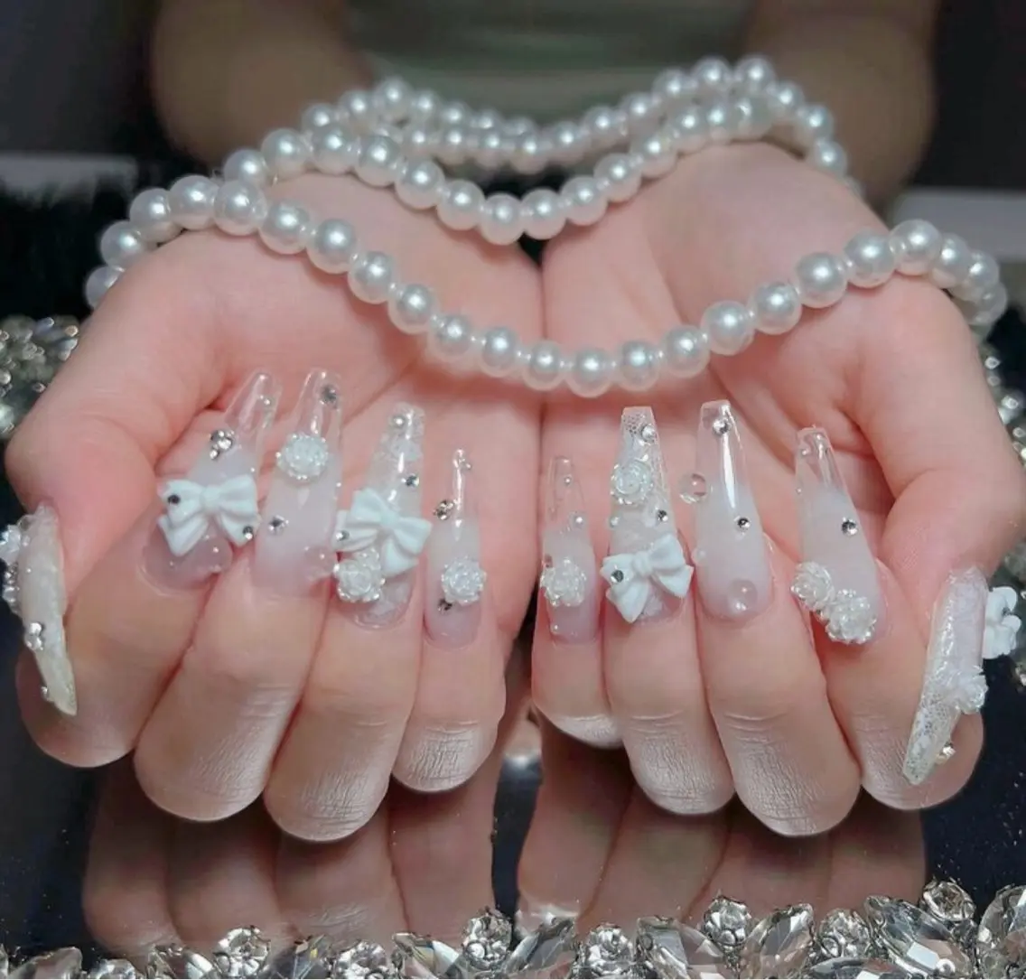ネイル アートネイル ボルドー フレンチネイル ジェルネイル 氷ネイル・うるうるネイル ハンドネイル Julie NailSalonのネイルデザイン