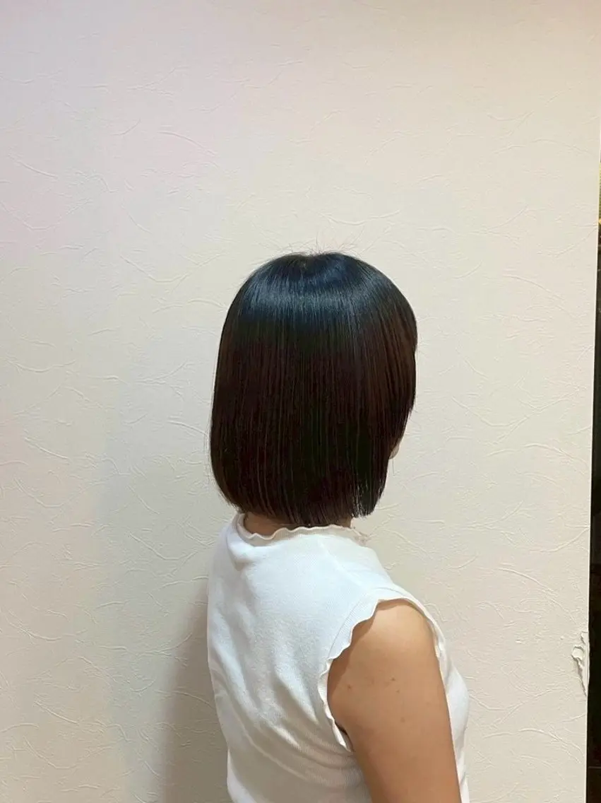 ミディアム ボブ 顔まわりレイヤー 顔周りカット レイヤーカット DEURA(デウラ) ✂のヘアスタイル