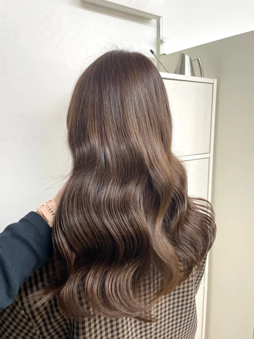 ロング luna ayane ／透明感カラーのヘアスタイル